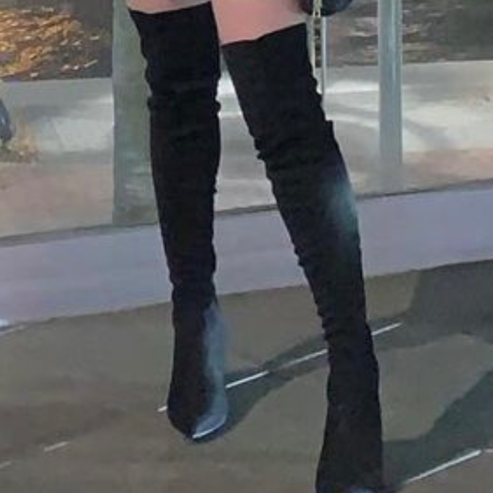 Over the knee high boots - Picture 2 of 4